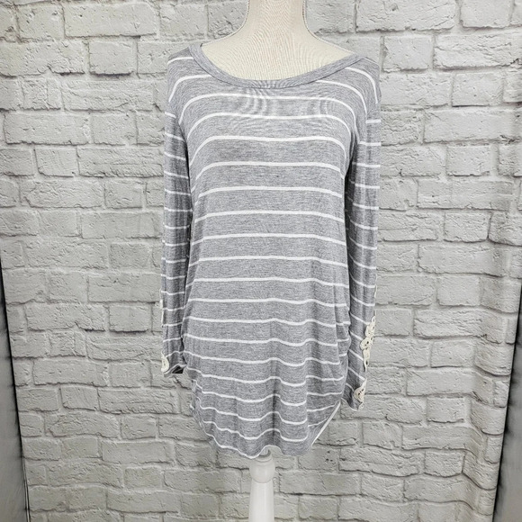 VANILLA BAY | Gray & White Striped Crochet Sleeve Ruched Side Top Sz Medium - Picture 1 of 11